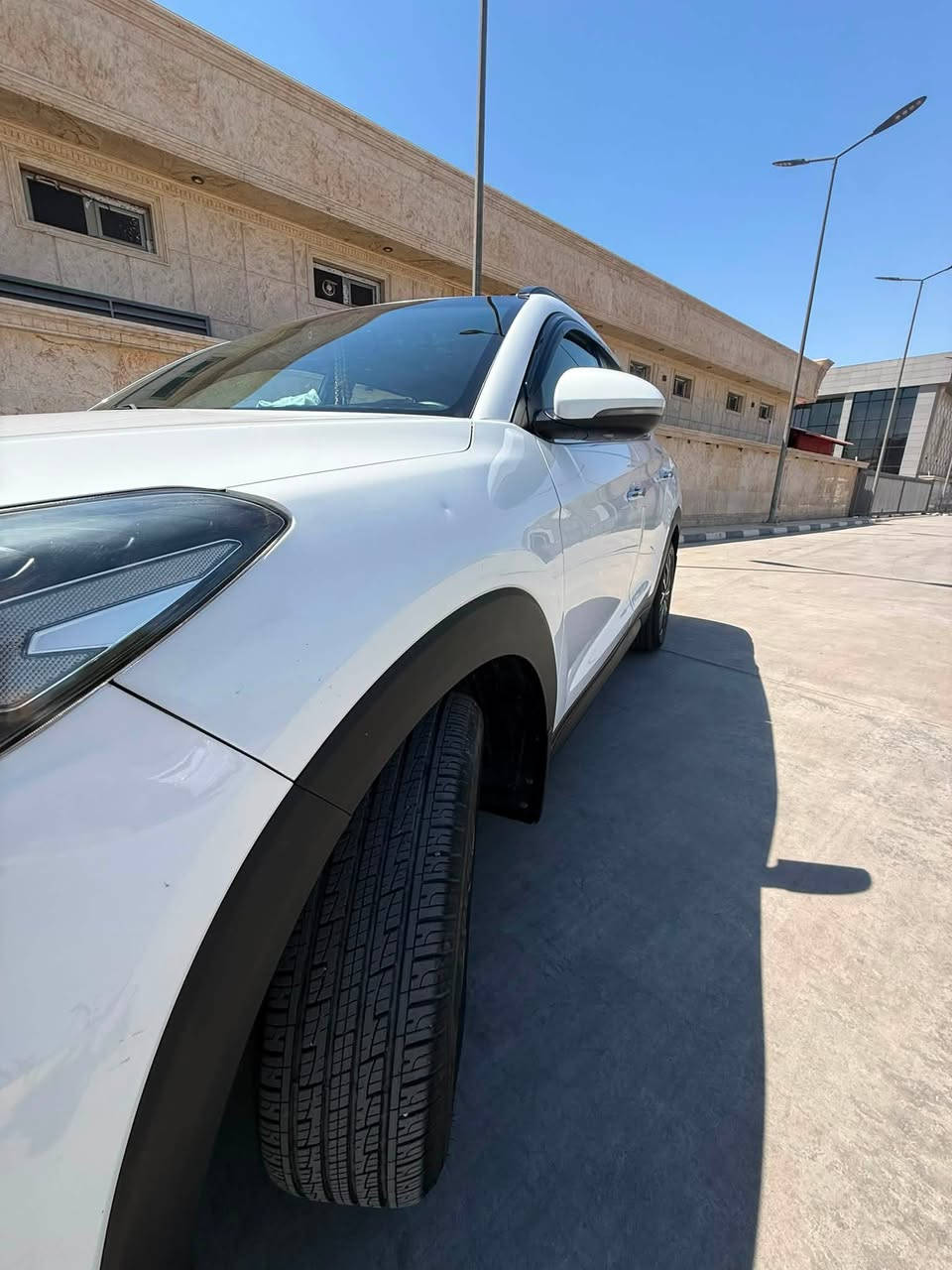 هونداي توسان 2019 خليجي شركة الكاصد
رقم بغداد انكليزي سنويه ل 2030 هزه ورقم جديد 
كفاله عامه 
عداد المسافه 72 الف 
المواصفات 🔰
بصمه ابواب وتشغيل 
سقف بونراما 
محرك 2.0 دوش 
كشنات جلد 
شاشه 
كامره خلفيه 
حساسات امامي خلفي 
حاجب لد 
مري شفط +اناره
درايف مود اوضاع قياده 
تبريد قطعتين 
كشن السائق كهرباء 
مخارج USB AUX
وبعد بيها مواصفات 
السياره نظيفه  بمعنى الكلمه جاهزه من كلشي
ينراد بي دي ار ع كد شبر بل باب خلف الصدر 
وبيه صبغ بل بنيد ع كد المبايل  

 📍 مكان السياره / بغداد البياع 
***********5
