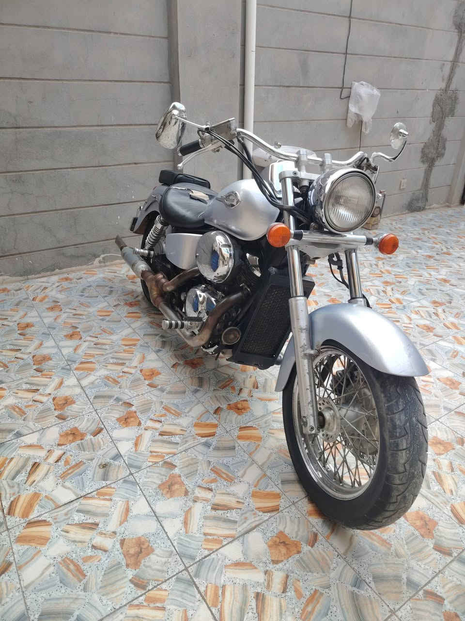 للبيع 
شادو ٤٠٠
رقم بابل/ سنويه ولوحات
 نقصها فقط اشاير
السعر المطلوب ٢٣ ورقه وبيها مجال شي قليل
/*********** /
