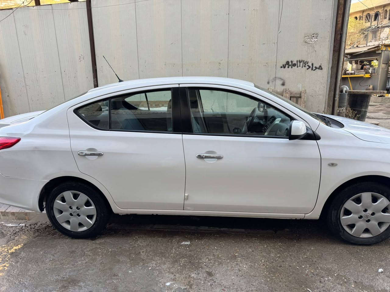 السلام عليكم نيسان صني ٢٠٢٣
الممشى ٥١،٠٠٠ مايل M
كفاله عامه ماعدى بارد بهلال الچاملغ الخلفي الايمن بدون صبغ بدون 
السياره استخدام داخلي مال موضف الي تناسبه يتواصل عله الرقم ***********
