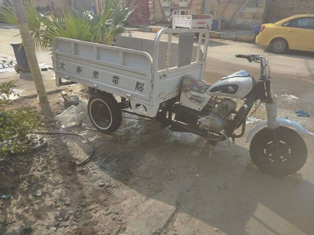 سلام عليكم ستوته للبيع موديل 18 وراق كامله شاصي نضيف مكفول بدي مغلف ستوته حلوه جاهزه مكان ناصريه مركز جاهزه من كلشي انضف من صوره مكان ناصريه مركز شراي يتصل *********** سعر 1350 وبيه مجال بسيط رجان لاموشراي لايعلق ويكسر بحلال ماريد شوفه
