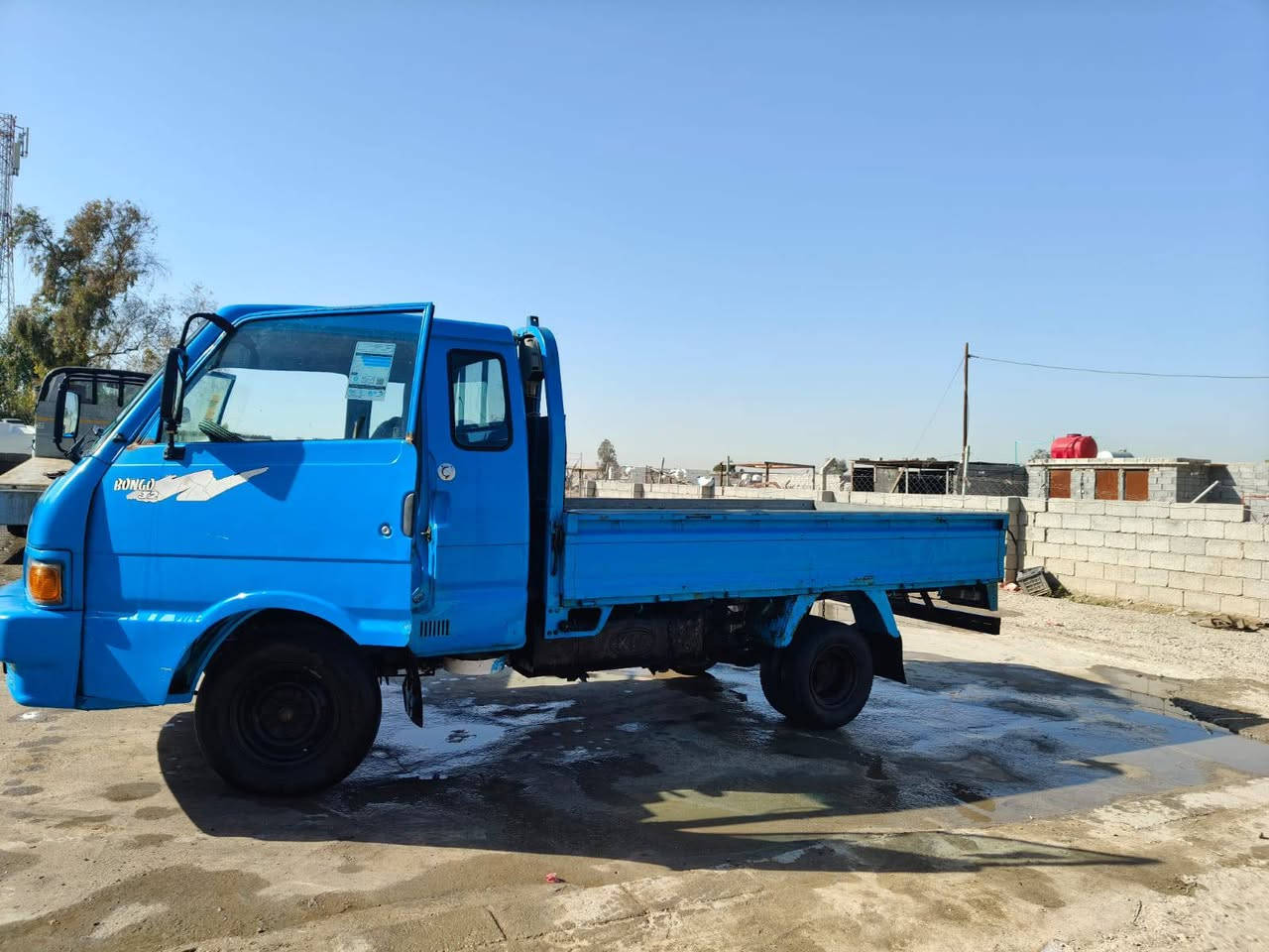 كيا حمل للبيع ١٩٩٥ بسمي رقم انكليزي ديوانيه المكان كربلاء قرب المطار عمود ٧٢٠ السياره حيل نضيفه رقم الشاصي واضح لاتنقيص ولاتبخير الاتصال *********** السعر ٦٥
