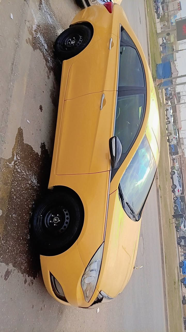 سلام عليكم سوناتا 2011  للبيع فول مواصفات حادث بيهة من امريكه بس باب سايق نفسه مامبدل
سعر 95 وبيهة مجال 
***********
