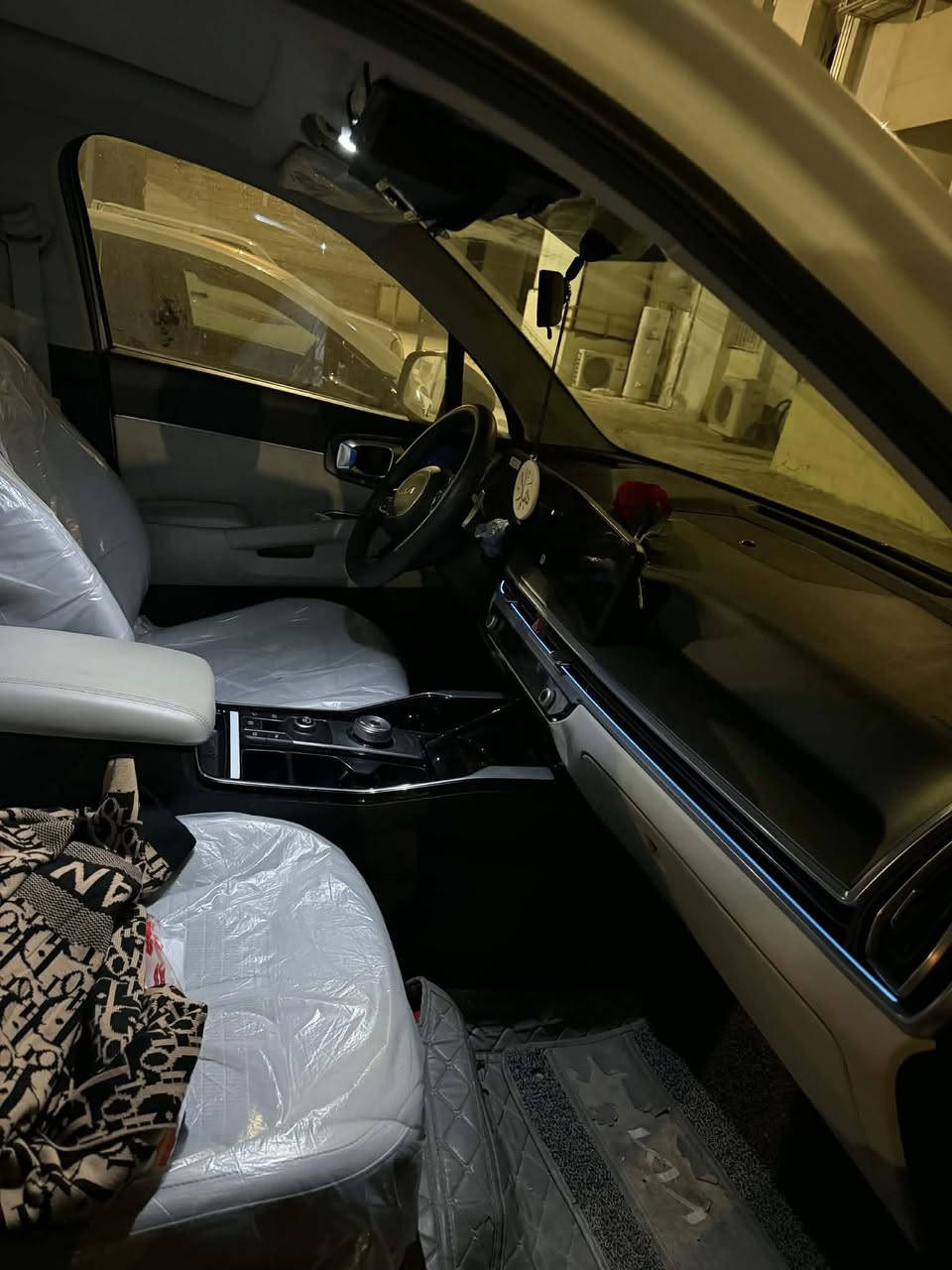 سورنتو ٢٠٢٤ ماشيه ٢٦ كفالة عامه رقم اربيل من شركه نيم فول مواصفات عده الداتا شو السعر المطلوب ٣١٥ وبيها مجال 
*********** بغداد الاعظميه
