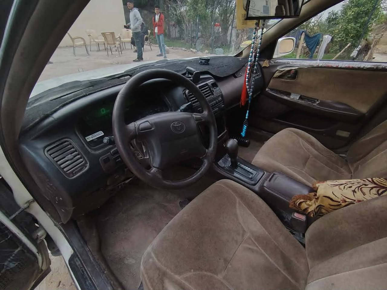 سلام عليكم سياره كرسته نفخ البيع بيه كفر خلفي الباقي مكفول رقم نجف مكان نجف السعر ٥٥ اتصل ***********
