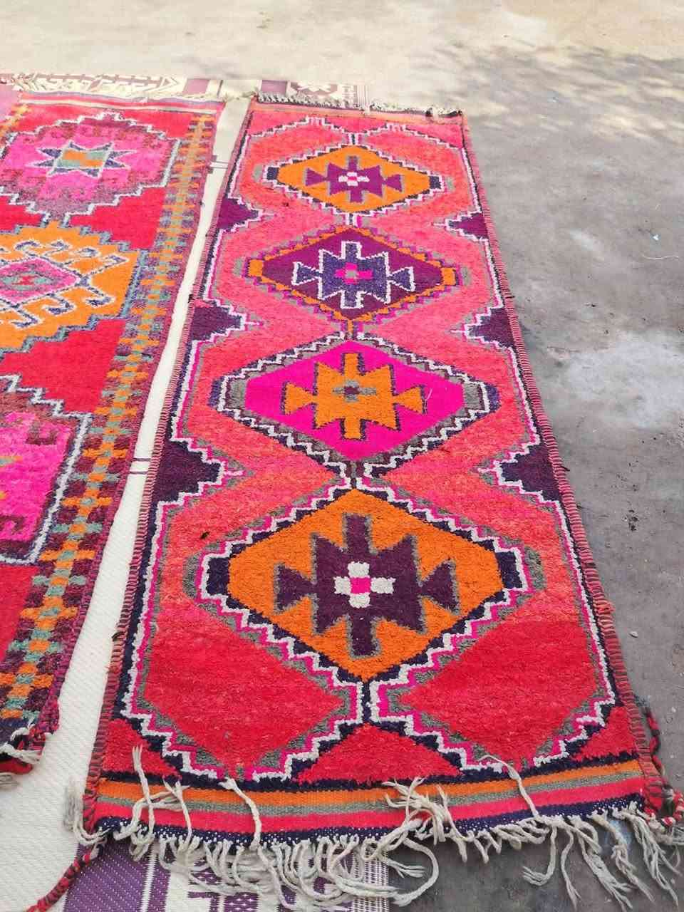 سلام عليكم هذني غلايج عدد سعرهن ١٥٠ وبيهن مجال ينباعن كلهن مكاني كربلاء ***********
