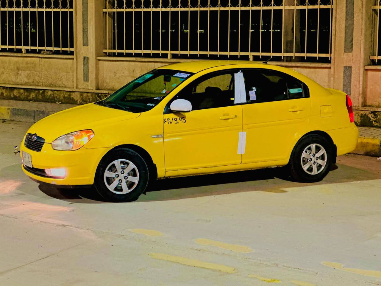 السلام عليكم اكسنت امريكي2009
كود واحد وضررها بجاملغ الخلفي فقط السياره مكفوله 
هيئه وغرامات صفر سيارة بسمي شرط الوكاله والتحويل 
هزه جديده سنوية 29
طخم تاية جديد صدر أمام وخلفي جديد كير ومكينة شرط
تدفئه وتبريد شرط سياره احلى من الصور متواجد على فيس 
بس رقم وهم بي واتساب مكان السياره موصل الجديده 
***********
