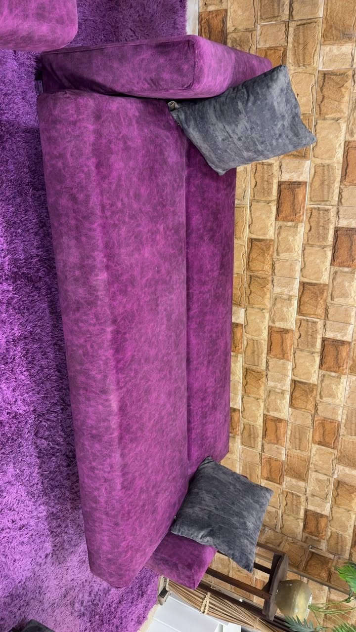 طقم كنب صوفا بيد modern 🛋️ بمواصفات عالية جداً 💯
📍مكون من ثلاثيه 🛋️ عدد 2 و مفرد 💺عدد 2 🤍
📍نظام جكات لكامل القطع لتصبح كل قطعه عباره عن تخت 🛌 
📍 داخل كل قطعه Box للتخزين 📦
📍 مقاعد اسفنج ضغط عالي "مريح جدا" 🤍
📍خشب سويد 🪵 صلد 💛✨

📍 أستخدام بسيط جداً بوضع الوكاله ✨ ) ،


**إذا كنت صاحب هذا الإعلان وتريد حذفه لأي سبب، رجاءا أرسل رسالة إلى الدعم الفني**
