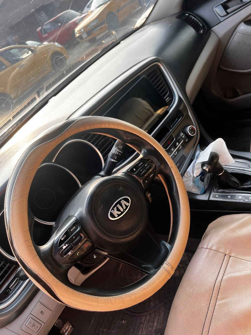 السلام عليكم
كيا اوبتما موديل 2015 امريكي للبيع
السياره جاهزه الضرر الي موجود بالسيارة الجاملغ والبنيد مصبوغ بدون دواخل رقم السيارة سليمانيه تريد وكاله تريد تحويل اني حاضر .
سعر السياره/115ورقه وبيه مجال 
مكان السيارة بابل شارع 60
رقم الهاتف /***********
