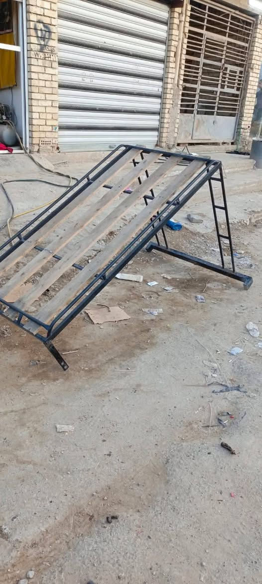 سلام عليكم سيبايه للبيع قبل فتره فصلته كللفتني 150 بس بعت التكتك وريد ابيعه ب100 قفل مكاني بغداد الرائسه مال عبيدي الي يريده هذه رقمي *********** ممتوجد علفيس
