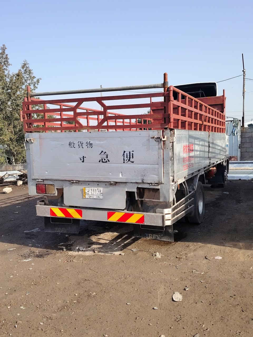 السلام عليكم هينو طيره موديل ٩١ مكينه حاويه سته وربع بلادي سنويه جديده رقم بغداد بأسمي السعر ٢٢٥ وبيهة مجال للاتصال ***********
