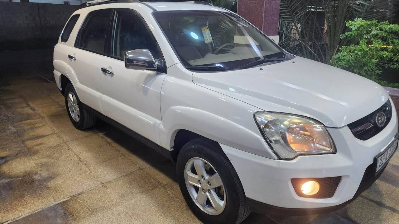 السلام عليكم 
سبورتج 2009 خليجي لون ابيض رقم اربيل سنويه جديده رقم جديد 
سياره جديده لوك شرط بدون صبغ بيها مكانين بارد فقط  ودوسه الخلفيه 
محرك كير صدر تبريد شاشه تخم تاير جديد باتري جديد سياره جاهزه
سعر 120 وبيها مجال بسيط جدا 
اي استفسار الاتصال على هذا الرقم *********** بغداد, العراق
