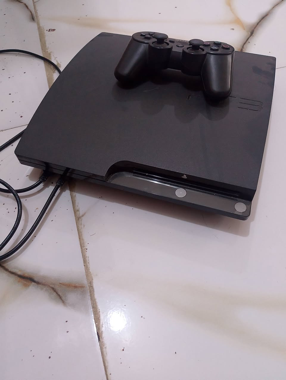 بلي اثري جديد كامل ملحقاته مهكر سعره 160 وبيه مجال بسيط ***********
