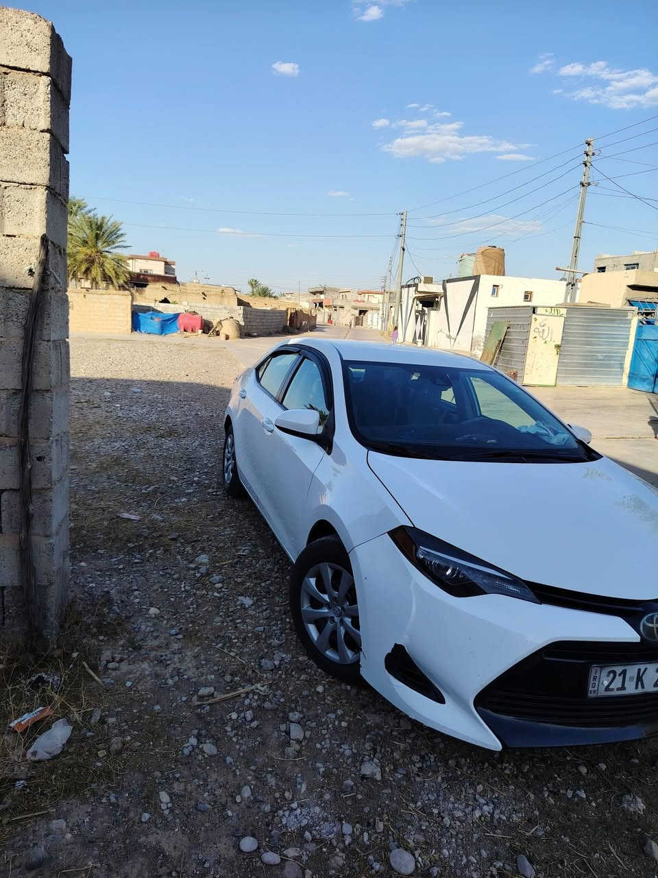 سياره كورولا للبيع موديل 18 سياره نظيفه وحلوه بها ارباك طاق سعرها 150 وبي مجال رقم ***********

