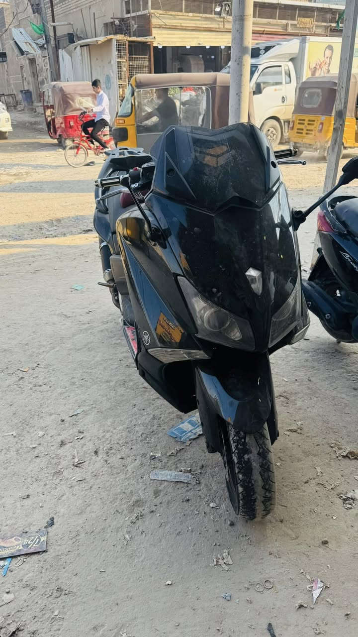 سلام عليكم للبيع. 
تي ماكس 2014 دراجه حلوه وجديده كهربائيات كلها شغاله تايرات جدد كفرها شوفه عينك بعدها جديده الدراجه حلوه ومرتبه بَـ 30 وبيها مجال 
العنوان بـغَداد مدينه الصدر 
***********
