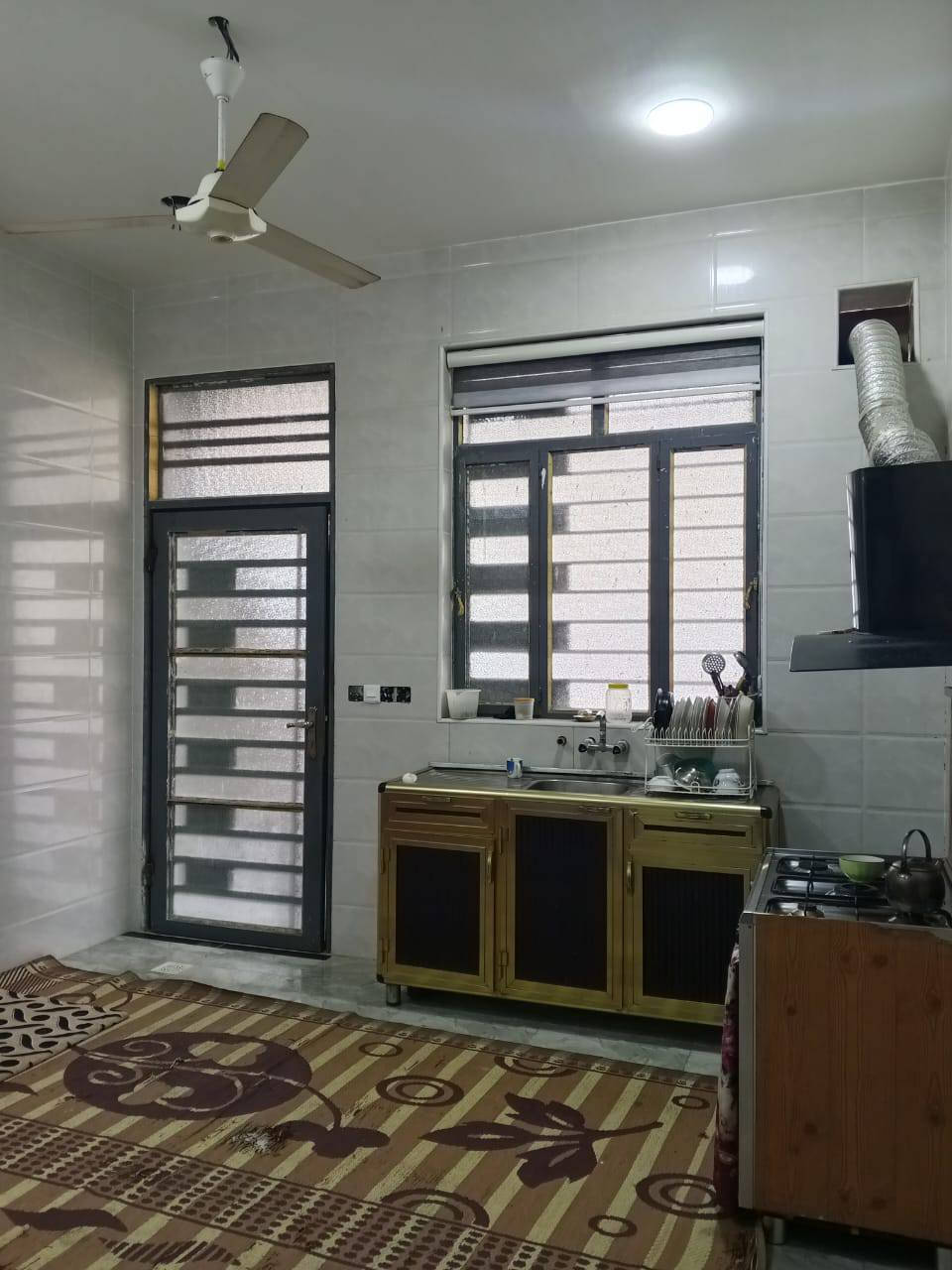 دار للبيع في الفلوجه الشهداء عمارة الجنابي مقابيل اسواق المصطفى المساحه 250 نوع العقار طابو صرف باسم شخص واحد البيت كامل الطابق الارضي نضام دراج خارجي الطابق الثاني غير مسكوف يتكون البيت من غرفتين وصاله وحمامات ومخزن وهول واستقبال ومطبخ للستفسار أكثر اتصل *********** /*********** /***********
