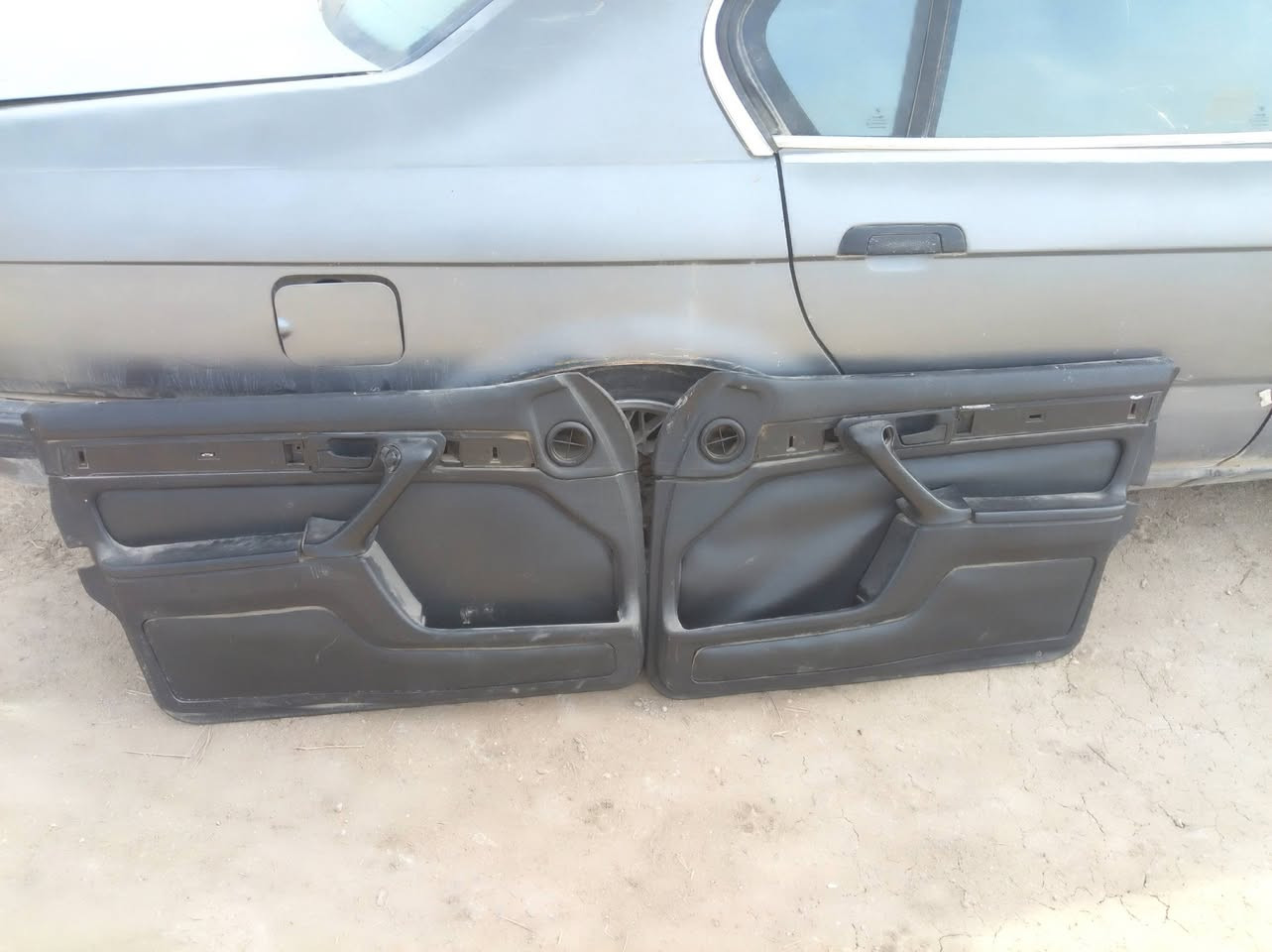 للبيع غراض 700سياره كامله وياله محرك كير نواعم كلشي موجود المكان كربلاء ***********
