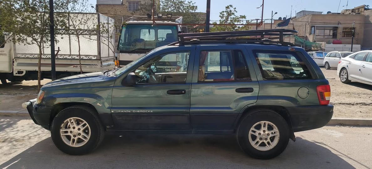 جيب شيروكي ٢٠٠٤ باسمي رقم انكليزي سنويه لغاية ٢٠٣٠ محرك سته عدله ٤٠٠٠ خير من الله كير حاويه قبل اسبوع شاده كهربائيات كامله عدى مصابيح داخليه اني فاصلهن لان كيلون الباب يشكل طخم تاير نظيف جدا دواخل نظيفه كما مبين بالصور تبريد عطل الفريز بي ليك فقط صدر امامي خلفي خير من الله اكسل خير من الله بولبرين خلف السايق بداية دويه متواجد على الفيس رقم الهاتف ***********  السعر المطلوب 65 ورقه بيها مجال قليل
