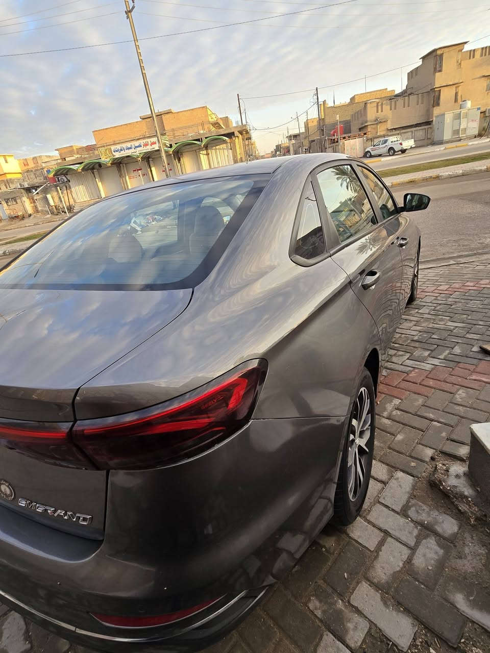 جيلي امكراند موديل 2023
بدون رقم حره تترقم جميع المحافظات 
 محرك 1500
گير اوتو
 شاشة كبيرة
قطعتين تبريد 
ويل كب 
اشارة بالمري
لد امامي + بلاجكتور
حساسات خلفي
بصمة ابواب +  بصمة تشغيل
كفاله فقط رش قبق الجنطه
سعر 90 وبيه مجال مكاني سماوه مركز المدينه 
*********** او مراوس حسب القناعه
