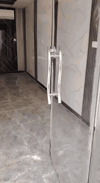 محل للايجار
بغداد كرادة داخل 
بالفرع 
المساحة 6× 3 
واتساب ***********
