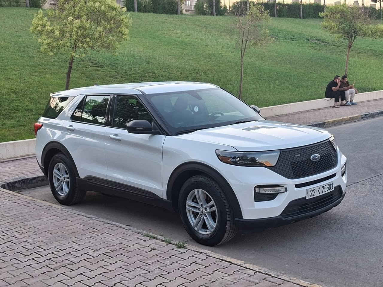 السلام  عليكم ورحمة الله وبركاته
‏‎‏‎       ——— لـلـبـيع  ———

‏‎‏‎فورد اكسبلورر   —  Ford Explorer

‏‎‏‎وراد أمريكي.     —    ايرباك البرده

‏‎‏‎الموديل           —     2021 

فئة.                 —     بوليسي  

حجم المكينه   —      V6/3000توين تيربو 

‏‎‏‎اللون                —      ابيض    

‏‎‏‎المسافه المقطوعه —  50.000 

‏‎‏‎حاله السياره.      —        بدون صبغ  ( التقرير مرفق مع الصور ) 

‏‎‏‎المواصفات 

‏‎-گير تعليك 
‏‎-نظام الدفع 4WD
‏‎-هندبريك بصمه 
‏‎‏‎- تبريد مركزي 
‏‎‏‎- بگ لايت LED 
‏‎-كشنات VIP ( منفصل )
‏‎‏‎-كرسي السايق بحركه كهربائيه
‏‎‏‎-تحكم ستيرن جهتين 
‏‎‏‎-تحديد سرعه 
‏‎‏‎-مانع انزلاق 
‏‎‏‎-ليد نهاري
‏‎‏‎باقي المواصفات المعروفه 

‏‎‏‎السعر            —      اكتب تم ويوصلك السعر مباشر 

‏‎‏‎رقم السياره    —      اربيل 

‏‎‏‎موقع  السياره —      السليمانيه  

‏‎‏‎للأستفسار.     —       *********** - ***********
