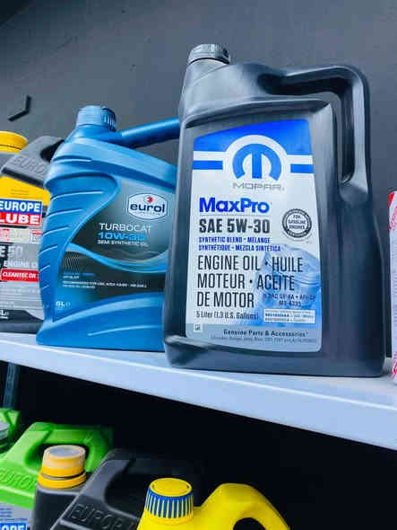 ‏‏
                     خدمات GTR👍🏻
    👨🏻‍🔧قوة اداء وحماية اطول تتوفر كافة انواع الزيوت 

🔴 تعد من أرقى أنواع زيوت المحركات، لما تحتويه من مواصفات وتقنيات عالية تعطي أداءً متميزاً 

🔻 تتوفر لمحركات البانزين ⛽️ 
وبجميع القياسات
العنوان بغداد البنوك جوه جسر البنوك مجاور حلويات ماكنتوش 
***********☎️
