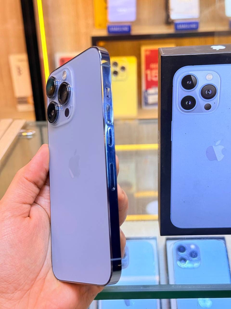 ⭕️⭕️ اقوه عرض حالياً ⭕️⭕️
أيفون 13 برو لون مميز  ذاكره256  بطاريه90  ممبدل بي شي مع ضمان 5 ايام نضافه فول ‎ وتر بروف لون مميز بلحاسبه كله نورمال كامل ملحقاته  مكاني بغداد البياع شارع 13 مقابل الحمام مال البياع مركز الريس للموبايل مجاور مكتبه ميم
السعر 575 الف
 0772 261 5847
