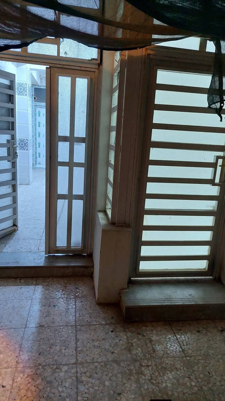 السلام عليكم مكتب عقارات الشمس  مقابيل المستشفى التركي !!!
                         بإدارة ((أحمد الگريطي))
                    
    ☎️*********** 
                        ☎️***********

 🏠دار للإيجار مساحه ١٠٠م بناء نضيف طابقين يحتوي على غرفتين وكليدور وصاله ومطبخ ومجمع صحيات وطارمه 

⁦^⁠_⁠_⁠_⁠_⁠_⁠_⁠_⁠_⁠_⁠^⁩⁦(⁠◍⁠•⁠ᴗ⁠•⁠◍⁠)⁩⁦(⁠◍⁠•⁠ᴗ⁠•⁠◍⁠)⁩⁦^⁠_⁠_⁠_⁠_⁠_⁠_⁠_⁠_⁠_⁠^⁩

🌎 الموقع الجزائر مجاور مدرسة الطريق الى المئه 

⁦^⁠_⁠_⁠_⁠_⁠_⁠_⁠_⁠_⁠_⁠^⁩⁦(⁠◍⁠•⁠ᴗ⁠•⁠◍⁠)⁩⁦(⁠◍⁠•⁠ᴗ⁠•⁠◍⁠)⁩⁦^⁠_⁠_⁠_⁠_⁠_⁠_⁠_⁠_⁠_⁠^⁩

💸💰 قيمة الإيجار 400🔐
