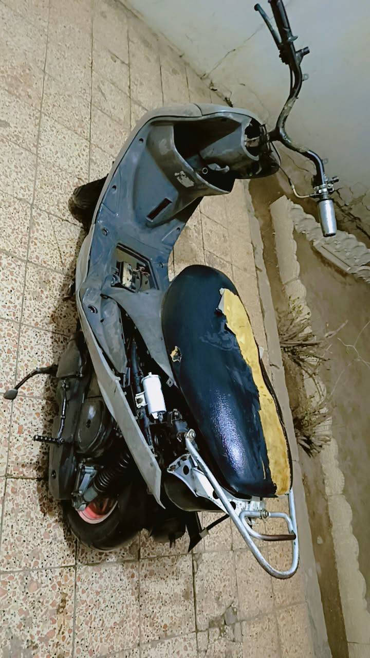 سلام عليكم دراجه للبيع ماكس منغولي بلاديه دراجه كله ختم واحد وياها كفرات كامله وترايش وتشبول كلشي ويها غراض دراجه شلعه ومعدل مكينه مكفوله نقص بس صوت بل الكلج و تشلي مال سلف وفايبرات مال كلج دراجه شغاله سلف وهندر مكاني دوره سعر 375 وبيها مجال رقم  ***********
