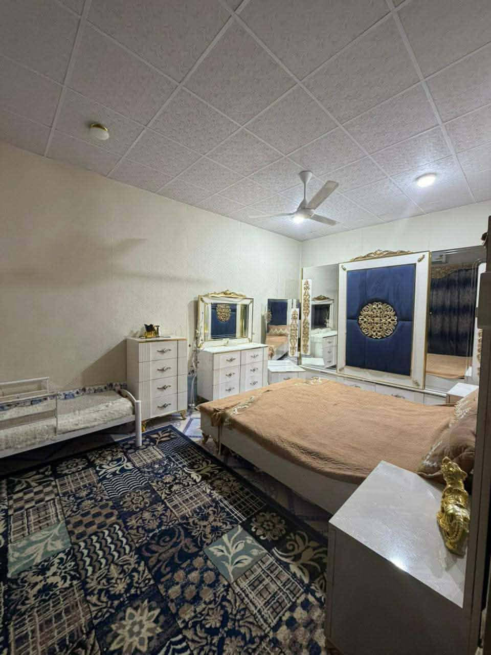 دار للبيع في منطقة حي الحسن المجتبى (العزل)طابو صرف
المساحة 100 واجهة 7ونص عكادة 
يحتوي على غرفة واستقبال وصالة ومطبخ وصحيات عدد 2

السعر 53 قابل للتفاوض

(نستقبل جميع العروض العقارية )
ارسل لنا تفاصيل العقار عبر الواتساب 
للاستفسار اكثر مراسلة او الاتصال عبر الواتساب 
***********
مكتب السيادة للعقارات 
عنوان المكتب📍 حي الحسين شارع الاربع سايدات مجاور مصرف الجنوب
