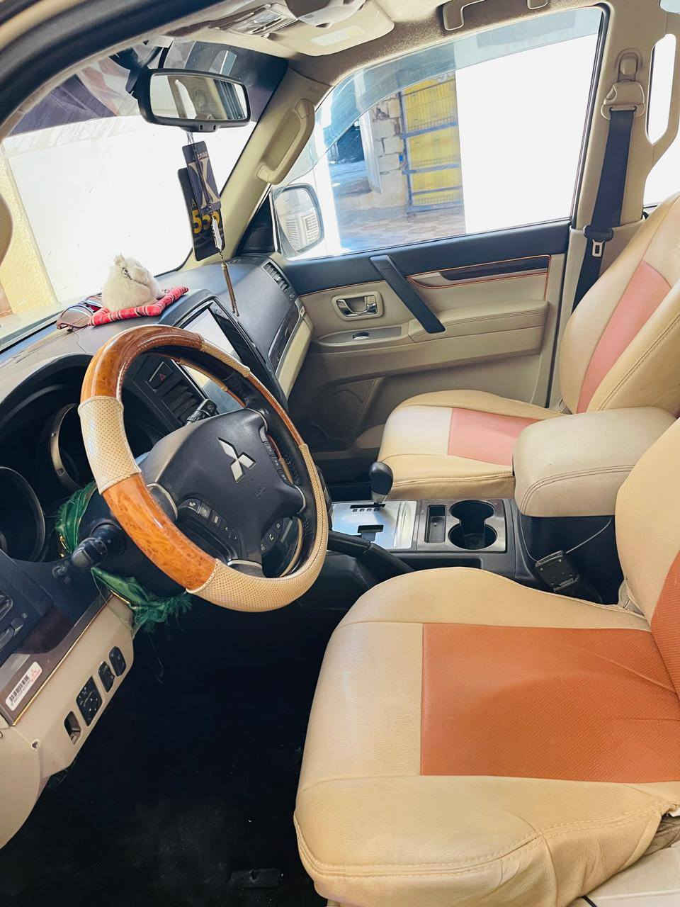 السلام عليكم باجيرو حبتور فول الفول محدثه ٢٠٢٠ داخل وخارج شاحن واير ليس مكينه ٣٥٠٠ المرغوب الموصفات فول مكينه كير صدر تبريد كله كفاله الكشر فقط شبر جاملغ أمامي الباقي كفاله السعر ١٤٨ وبيه مجال السياره نضيفه كلش الاتصال ***********  مكلف بلنشر
