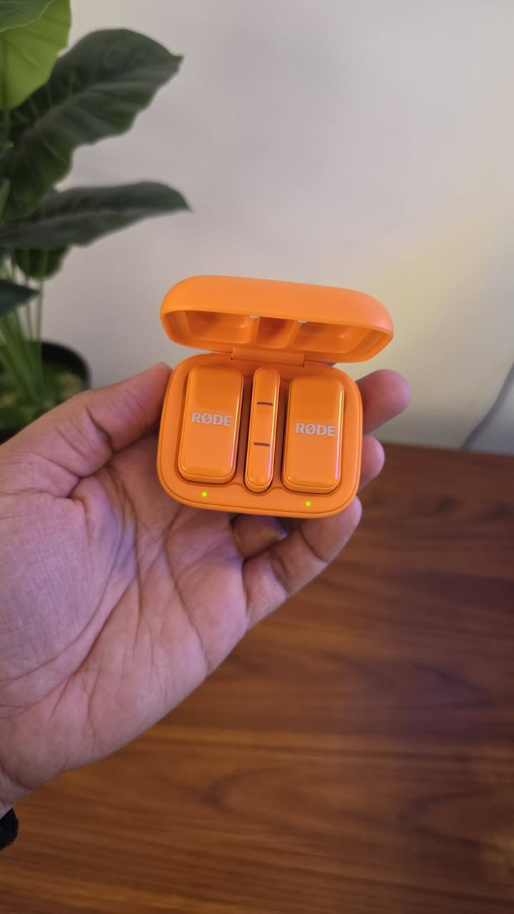 مايك رود الجديد wireless micro جديد فقط مفتوح من الكارتون للتصوير
سعر الجديد 100$ دولار 
اني اريدة 100 الف وتوصيل موجود
واتساب ***********
