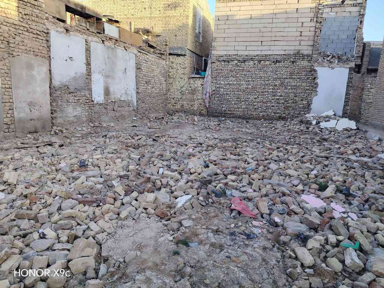 بسم الله الرحمن الرحيم 
قطعه طابو للبيع قرب محلات
 علي الشطري 
خلف السوك 
تصلح مجمع  وشقه فوك 
القطعه تجاريه 
للتواصل الاتصال على الرقم  
الموجود بالاعلان 
***********
او مراسلة الصفحه 
#هادي_الحجيمي
