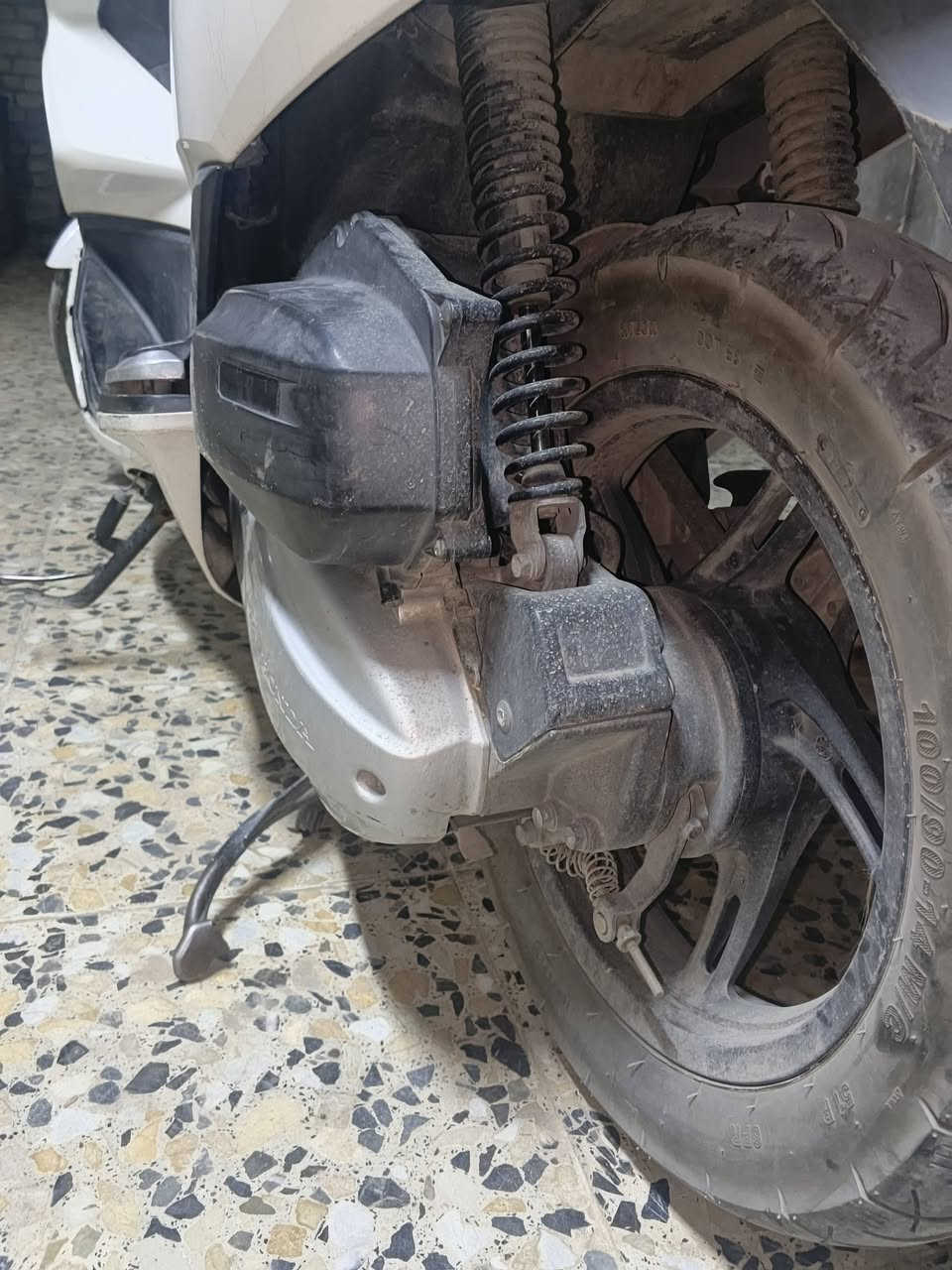جيل 2 مكينة نضيفة وخرسة 
دراجة حلو عوزها لواحض بسيطة 
رايدها1400 بيها مجال لطيبين مكاني نهاية حي اور 
كفالة  سرقة ومكينة 
‏‪***********‬‏
