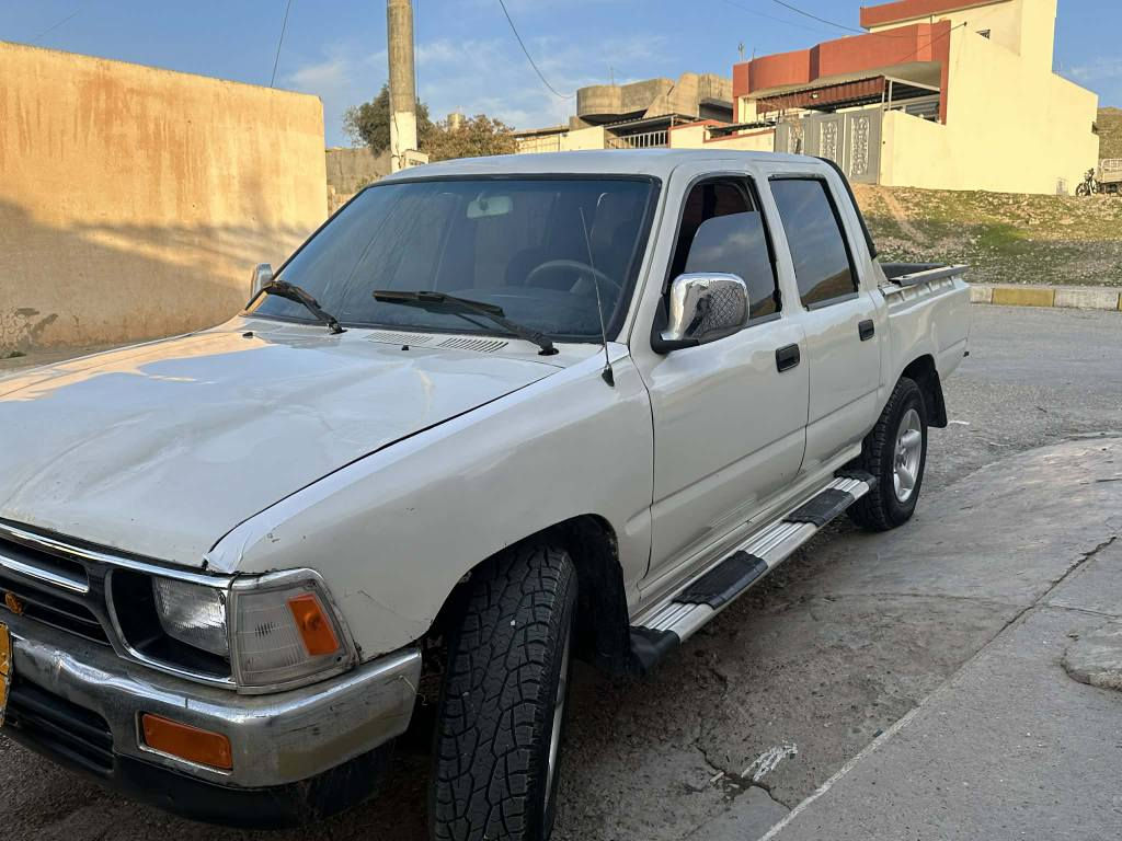 توێتا فاو ڕەقەم سلێمانی
 2001
چوار نایەی تازە كويسينجاك, أربيل


**إذا كنت صاحب هذا الإعلان وتريد حذفه لأي سبب، رجاءا أرسل رسالة إلى الدعم الفني**