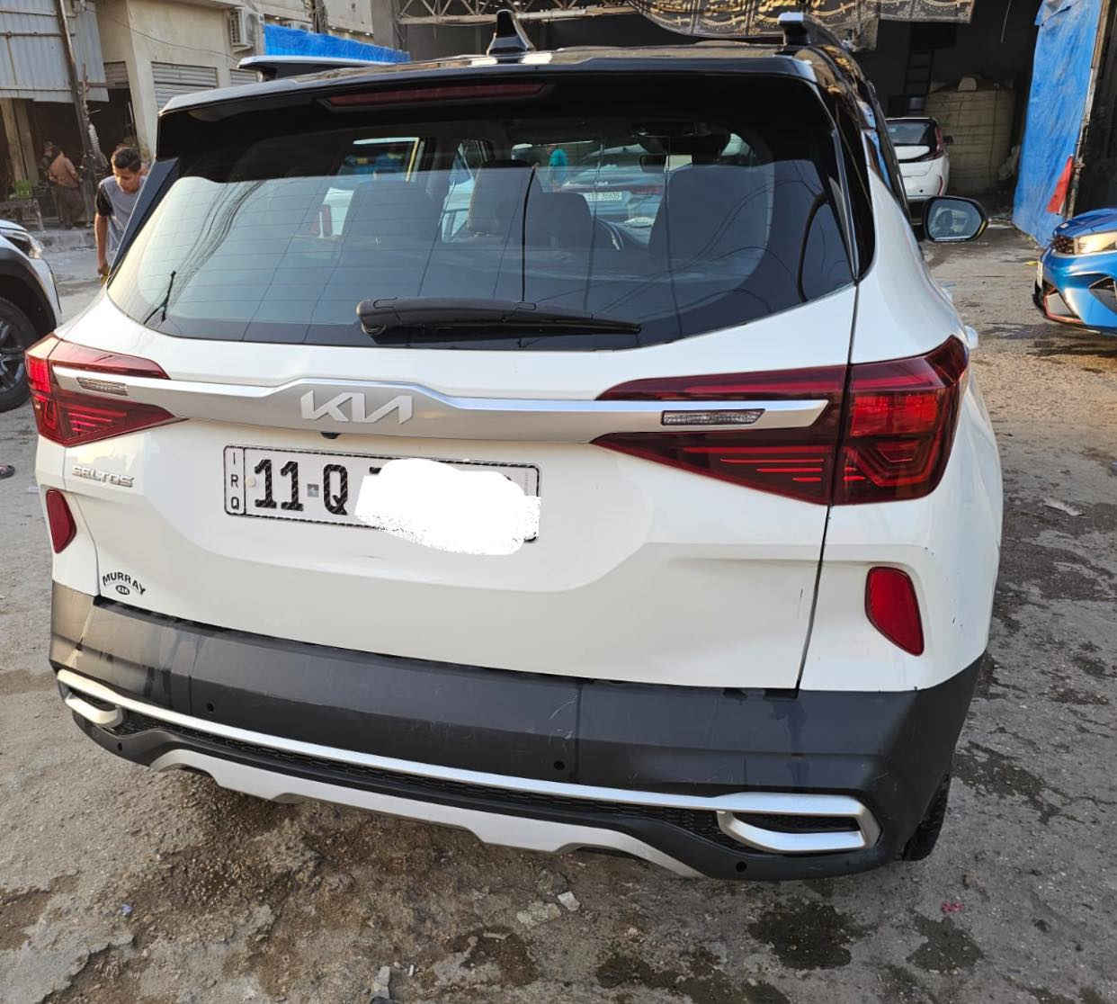 السلام عليكم

كيا سلتوس 22 محرك 2000 فئة s
ماشية 53 الف ميل 
مواصفات
رادار امامي
مانع انزلاق 
توقف ذاتي
مثبت سرعة
ثحكمات ستيرن 
شاشة اعطال
قطعتين تبريد
صور الحادث مرفقة بدون صبغ فقط بارد بالعراق
اخذت الها سونار قبل كم يوم طلع بيها بامريكا مبدل جاملغ امامي عكس السائق بدون دواخل والباب الصدر مبدل كفر بدون دواخل والباب الخلفي عكس السائق صبغ للعلم كل هذا بدون دواخل سليمة والايرباكات سليمة سيارة جديدة ونظيفة وعليها ادامة منظومة البانزين وتايرات تخم جديد وكذالك باتري اوتو ستوب اصلي

السعر 172 بيها مجال 
للتواصل *********** 
اخوان المتعجبه السيارة ليعلق تعليق سلبي كانما مشفت المنشور واعبره
