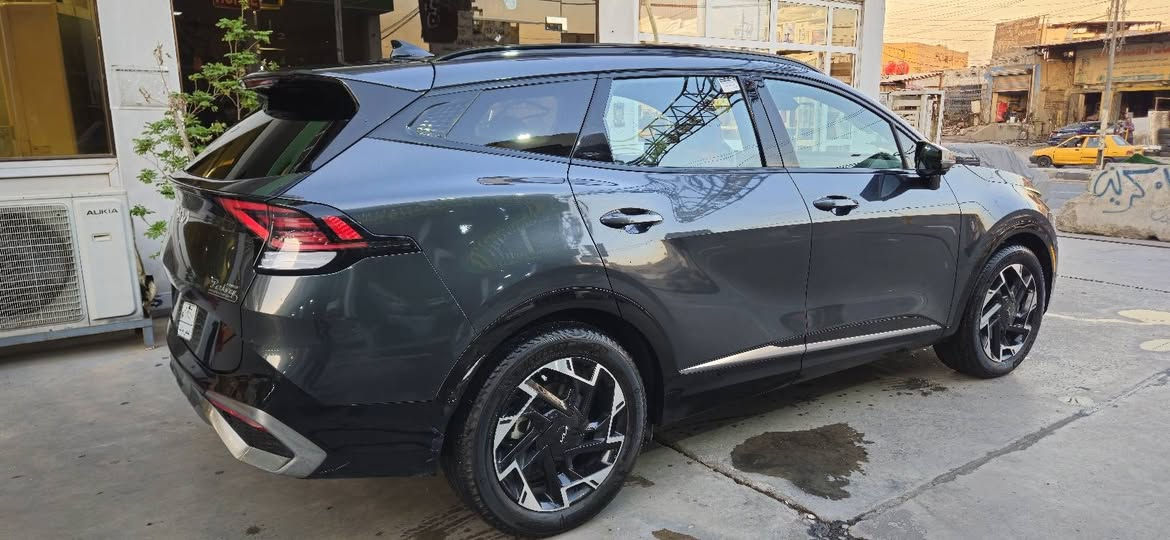كيا سبورتج Sx برستيج 2024
للبيع او مراوس 
KIA SPORTAGE SX PRESTIGE
 فول مواصفات 1/1  داخل احمر   

 رقم مميز بغداد  (30999)

حجم L  
 
وارد امريكي : مكفوله من الضربه والصبغ فقط ربع دعاميه وبك لايت كلييين السيارة   مصلح وجاهز 

مواصفاتها :-السيارة ماشية 12 الف
1. محرك 2500 
2. كير 8 نمر 
4. بانوراما
5. بصمة : تشغيل عن بعد  
6. صندوث كهرباء
7. شاشة كبيرة على طول  الدشبول تدعم  ابل كاربلاي واندرويد اوتو وفول تحكمات
8. كيجات الكترونية متغيرة حسب الوضعيات
9. انظمة القيادة : سبورت - سمارت - نورمال
10. كشنات كهرباء فول 
11. كراسي كهرباء فول تحكم مع كشن امامي متحرك عند النزول اوتماتيك خزن ميموري 
12. اضواء ترحيب عند الاقتراب مع ترحيب داخلي عند الصعود او المغادرة
13. شحن وايرليس
14. منافذ تايب سي عدد 3 مع 2 في الكشنات ومنفذ يو اس بي ومنفذ جداحة
15. هاند بريك بصمة
16. اوتو هولد
17. كاميرات 360 مع بالاشارات الجانبية مع وضعيات مختلفة للكاميرات
18. فول رادارات امامية وخلفية وجانبية . نقطة عمياء وحساسات امامية خلفية 
19. تحديد مسار ذكي
20. قيادة ألية ذكية
21. نقطة عمياء
22. كروز سرعة
23. تدفئة كشنات 
24. سستم صوت هارمن مع دمام 
26. خزن كشن سائق ميموري وضعيتان
27. ويل كب حجم 19 وحساس اطار ،        
28. اشاير بالمري
29. تشغيل عن بعد
30. شاشة لمس متغيرة لتحكم الميديا او لتبريد
31. ستيرن فول تحكمات
32. السيارة 2 ويل يعني المرغوب بل سوك 
33. اللوان متغير للدشبول مع وضعيات القيادة 

239$

رقم : ***********
