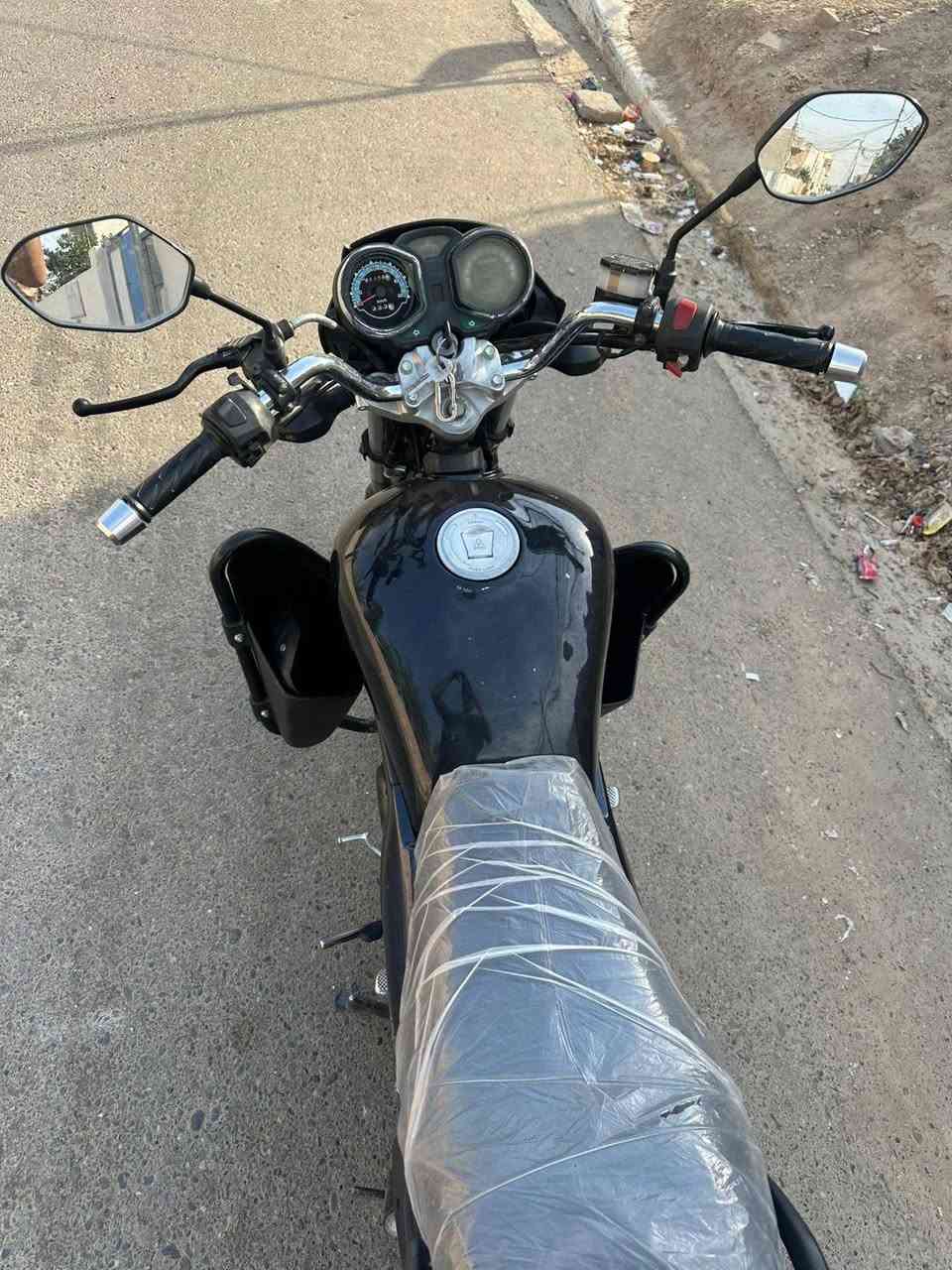 هاوجي كلاسك موديل 19 مسجل لوحات وسنويه تحويل ثاني يوم الدراجه مصبوغ جاملغ وتانكي صبغ اصلي دراجه جاهزه من كلشي مكاني رمادي تاميم 
للاستفسار ***********
