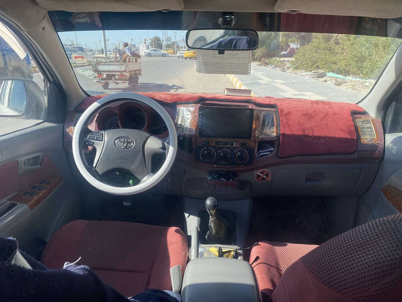 السلام أعليكم بيكم هايلوكس موديل 8محدث 14بل كامل سياره حلوه مكينه وكير وتبريد تخم تاير وداخل جديده  سنويه ال 28 سعره 118وبيه مجال الشراي تصال اعل رقم ***********تصل وتدلل
