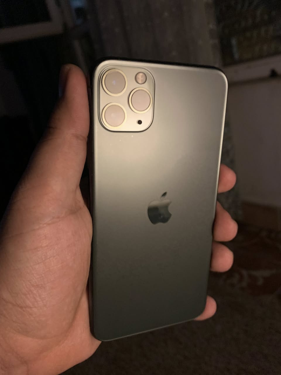 للبيع ايفون 11 برو ماكس الجهاز نضيف مبدل بطارية فقط وبطاريتة 89% ذاكره 512 كلشي بي شغال رايده 380 قفل 🔒الشراي يتواصل ***********
