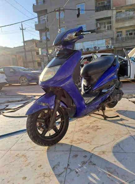سلام عليكم سكنس نثيه سرعه 140دراجه صار 6اشهر نازله رمبه دراجه مكفوله كفاله عامه من سرقه ومحرك وكلشي دراجه شغاله من اطول لطول شرط محرك بجيس اتراي وين ميعجبك دراجه ماكو شي بيها مو شغال لايت اشاير هورن دشبول كيج سرعه كيج بانزين  بريكات دبلات قفل جنطه قفل ستيرن دوشمه تايرات كله نضيف وكله شغال  مكينه ماممدود عليها صبانه كابريتر بلاديه شرط ادك معدل 120 وشلعه شرط اتبطنش جيب فيتر وياك افحص وجيك وطلع تراي يلله تاخذ رايدها ب425 وبيها مجال حق اجيه مكاني بغداد زيونه لتواصل واتساب او اتصال *********** بغداد
