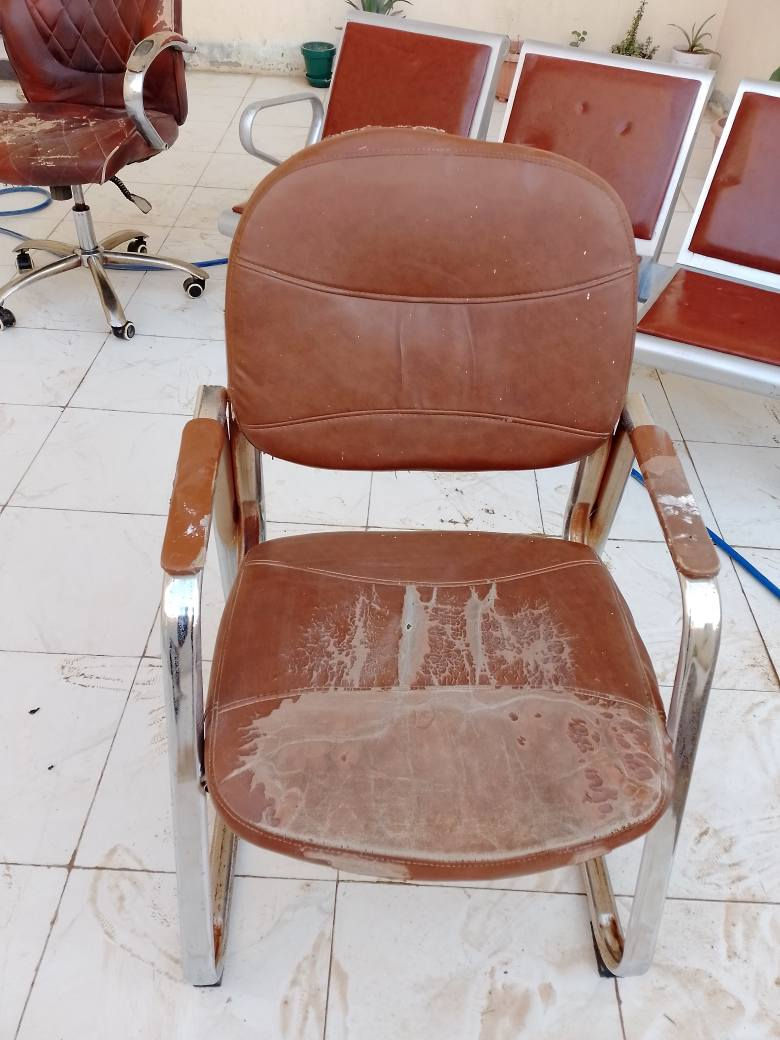 كراسي واحد متحرك واحد ثابت وستول كراسي ثلاثي للبيع كلهن ب110 مكانهن حلة زوير *********** حلة, بابل
