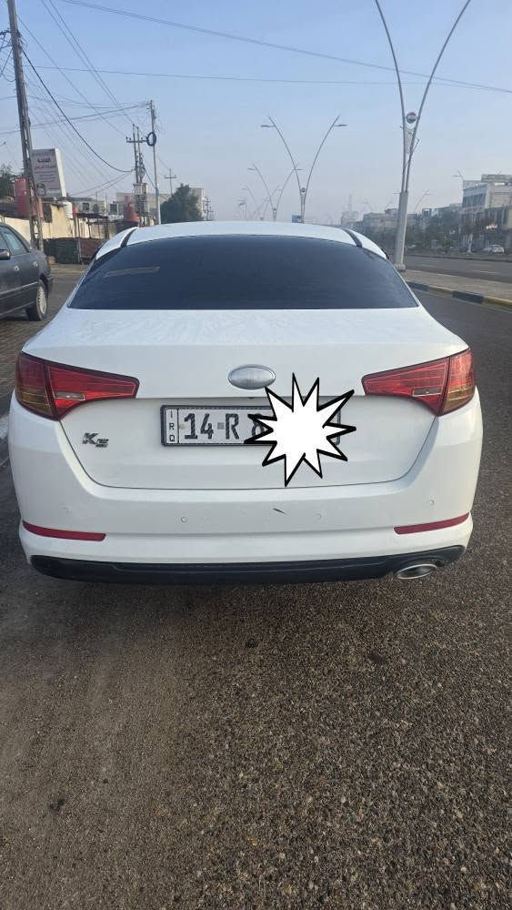 السلام عليكم
كيا K5 وارد كوري الكوري معروف يجي غير مكفول من الصبغ  بيهه تقريبآ 3 قطع صيغ بدون حادث رقم بصرة دولي موديل 2013 
محرك 2000. Lpi كلشي بيهه شغال والحمدلله. السعر 122 بيهه مجال ***********
*********** البصرة حي المهندسين البصرة, العراق
