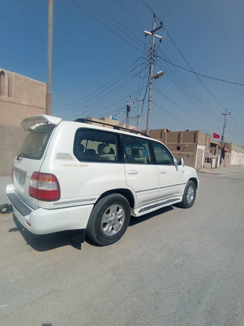سياره للبيع مونيكا لاند كروز موديل  2007 سعر 160 مداور ثاني يوم سنويه 2028 اطارات جديد بيها، 3 قطع صبغ بدون ضرر.  رقم ذي قار للاستفسار ***********
