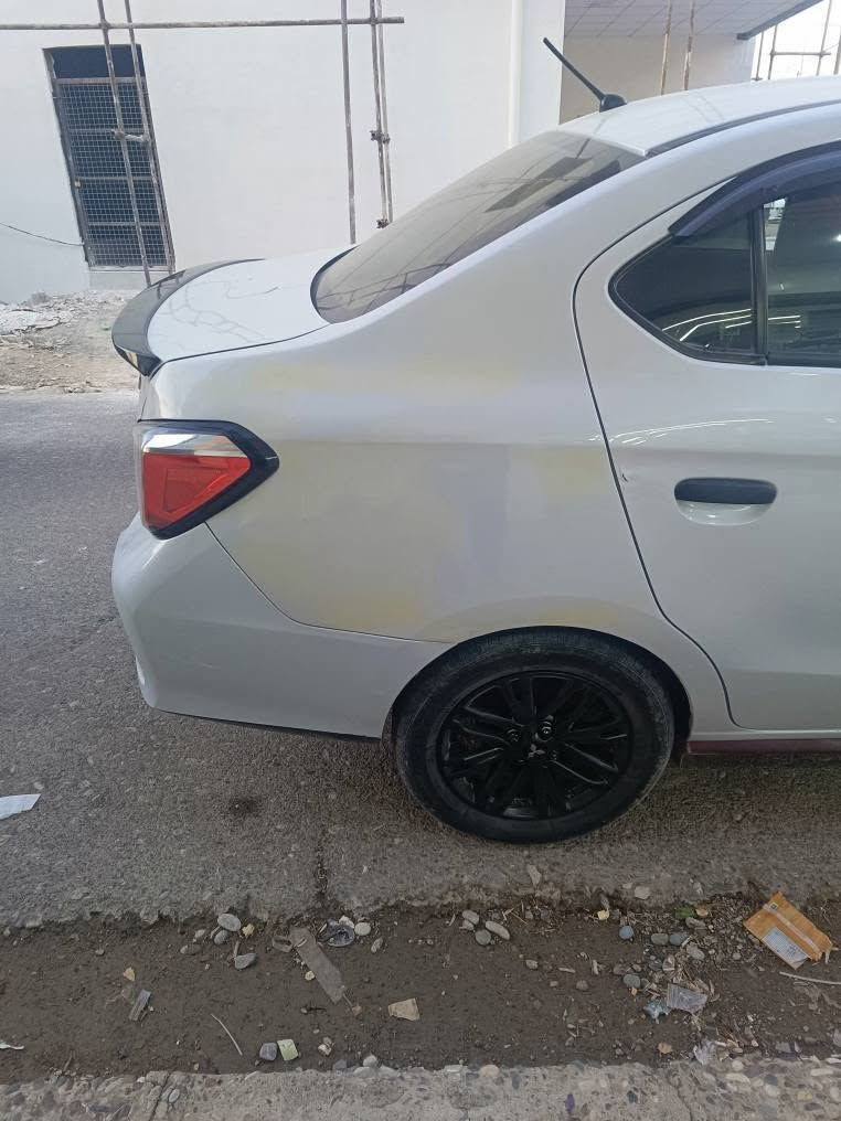‎ML32FUFJ2NHF02005
‎
‎میراج ٢٠٢٢ بلاک ئدیشن. سعر ٨٦ وەرەقە 
‎شاشە و کامیرا و سوکان ڤۆلیوم و رادار . 
‎بەسمە و شەغال و قوفل دەرکە و کردنەوە ئەوتۆ دورکەوە قوفل دەبی لە نزیکبوونەوە بەخۆی دەبتەوە . 
‎دوو سویج . 
‎
‎٥ پارچەی سبوغە بێ ئێرباگ ١٠٠٪
‎٢ پارچەی لەو پێنج پارچەیە کەمەک زەردبوونەوەی هەیە.  
‎
‎گێر و مەکینە بە شەرت. 
‎سەنەوی تا ٢٠٣٠ نوێیە.  وەکالە. بەناوکردن. هەموو شت بەشەرت . 
‎
‎*********** WhatsApp 
‎ أربيل, العراق

