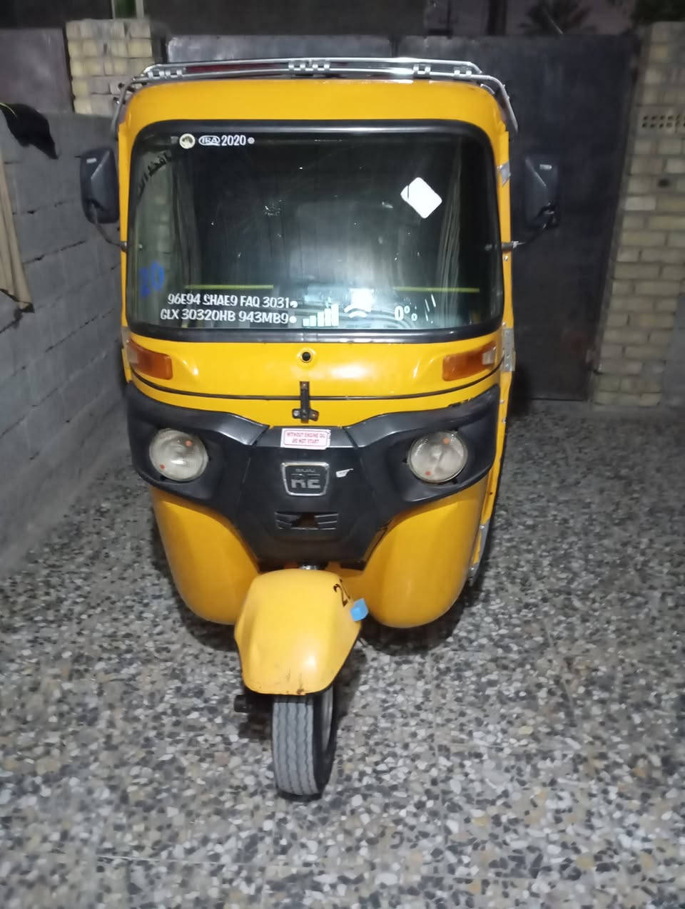 السلام عليكم تك تك للبيع موديل 2020 الشهر  6 التك تك كاملة من كلشي كبل للشارع كهربائيات كلهة شغالة تخم تايرات جدد مكينة ما مفتوحة كير وأمين خير من الله التك تك شوفت عينك كاملة مكملة السعر 6250 وبيها مجال حك الجية المكان بغداد الدورة للتواصل الاتصال على الرقم *********** وبي واتساب التك التك سنوية بسمي تحويل ثاني يوم
