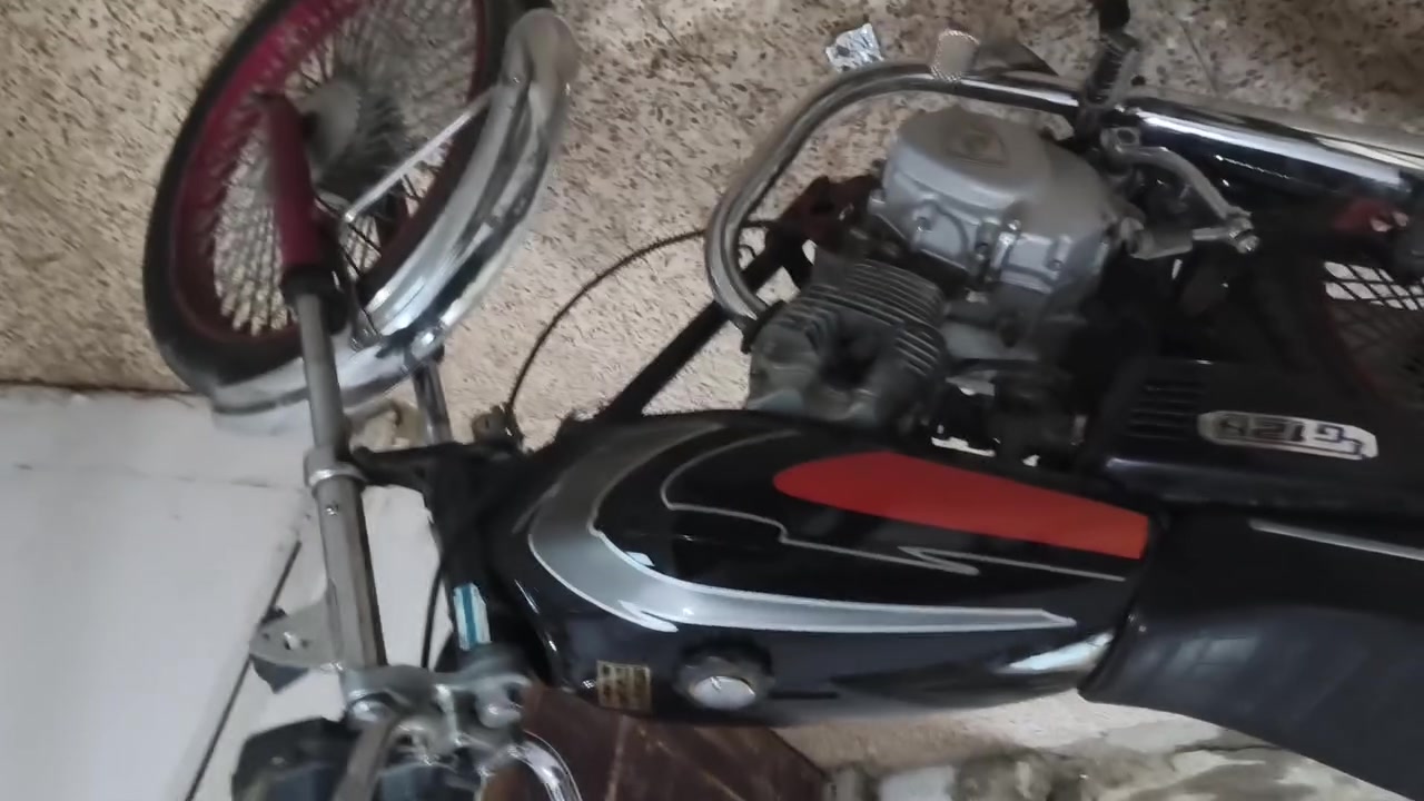 السلام عليكم دراجه للبيع اربعه قير اوراق وصولي وشادلها شوته جديده قزاز جديد ودراجه نظيفهاوراق وسوريا السعر 500 وبيها مجال للشراي قليل


**إذا كنت صاحب هذا الإعلان وتريد حذفه لأي سبب، رجاءا أرسل رسالة إلى الدعم الفني**