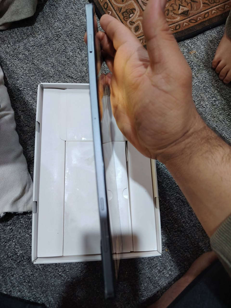 تلفون ايباد البيع كامل مكفول من فتح بس كاتون وياي ذكره ١٢٨البيع سع١٨٠بيه مجال ***********
