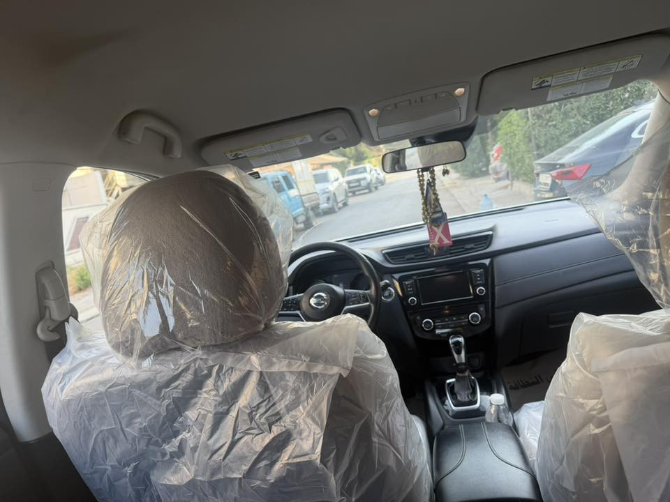 للبيع نيسان روج 2019 SV وارد أمريكي
السيارة نظيفة وجاهزة للاستخدام، فئة SV الاقتصادية والعملية.

محرك 2.5 لتر 4 سلندر بقوة تقريبًا 170 حصان

گير أوتوماتيك CVT

الدفع أمامي

بنزين – صرفية ممتازة داخل وخارج المدينة

المواصفات:

✅ شاشة كبيرة مع Apple CarPlay & Android Auto

✅ كاميرا خلفية

✅ بلوتوث + USB + AUX

✅ مفتاح ذكي + تشغيل زر

✅ مثبت سرعة

✅ تحذير مغادرة المسار

✅ مقاعد أمامية مدفأة

✅ تكييف قوي

✅ نظام ABS + مانع انزلاق

✅ وسائد هوائية متعددة

✅ جنوط 17 إنج

✅ صالون نظيف جداً

السيارة وارد أمريكا حادثها فقط الدعامية الأمامية
وعندي بيها صبغ شبر صار عندي  حادث بسيط 

الحالة ممتازة والرقم بغداد  والتحويل في اليوم التالي بعد الاتفاق

جاهزة للفحص

مكان السيارة:بغداد 

السعر: 💰 158 

📞 الاتصال / واتساب: (***********
