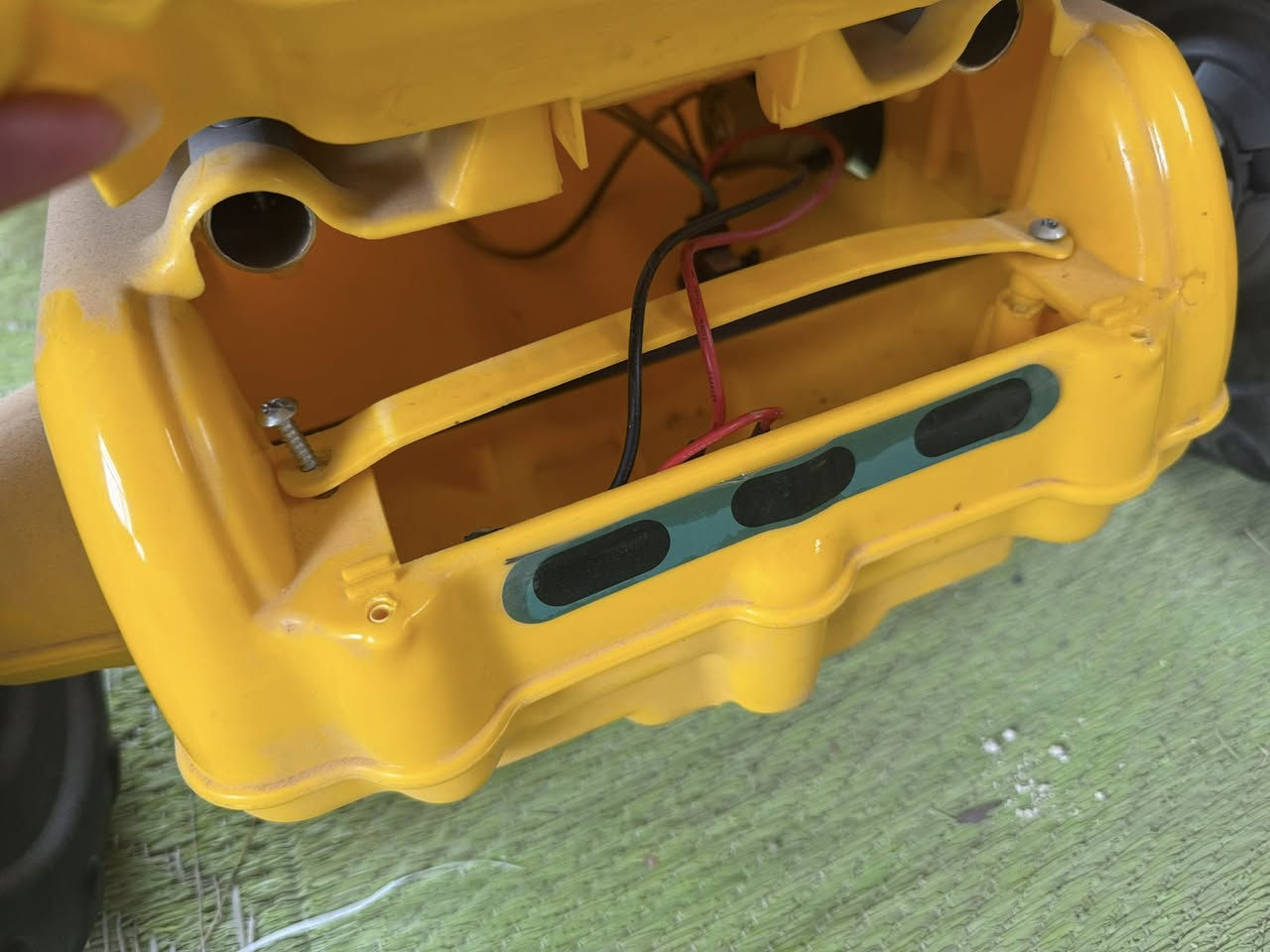 سباره اطفال م̷ـــِْن عمر ٣ سنوات الى ٧ سنوات شحن جديده غير مستعمله باتريها موجود لاكن هابط شحن لان مامستعمل
ماخذيها ٩٠ ابيع ٧٥ بيها مجال للشراي


**إذا كنت صاحب هذا الإعلان وتريد حذفه لأي سبب، رجاءا أرسل رسالة إلى الدعم الفني**