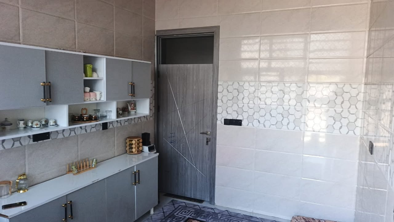 #للبيع
مشتمل مساحته 100 متر طابو زراعي سند 25 
الموقع // ديالى بعقوبة تقاطع الساده نهر الشيخ 

المشتمل بناء حديث 
طابقين كما موضح بلصور 

البناء
الأول استقبال ومطبخ وصاله وغرفة وصحيات 
الثاني  نفس الطابق الأول 

تبليط خدمات مدرسه 
السعر $ 

للاستفسار الاتصال على الرقم 
او مراسلتنا عبر الواتساب 
*********** 

للنشر على الصفحه فقط مراسلتنا 
#اكسبلور #بعقوبة #ديالى #ترند #عقارات #عقار #بيع #شراء
